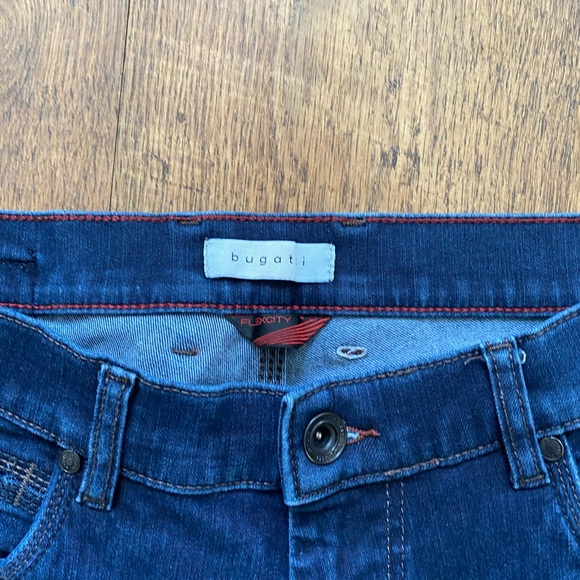 Bugatti Jeans - Picture 3 of 3